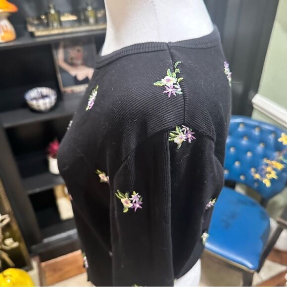 ASOS DESIGN fluted sleeve ribbed floral embroidery top in bottle black Size 14 - Picture 6 of 9